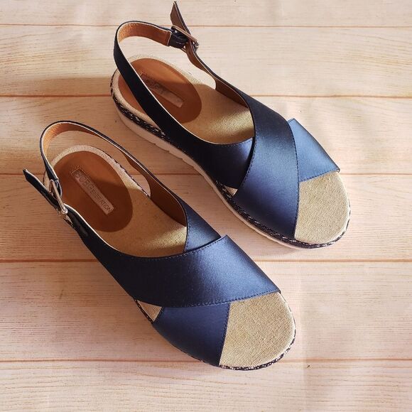 BCBGENERATION Xavier Satin Platform Cross Slingback Sandals Navy Size 8/38 - Picture 3 of 16